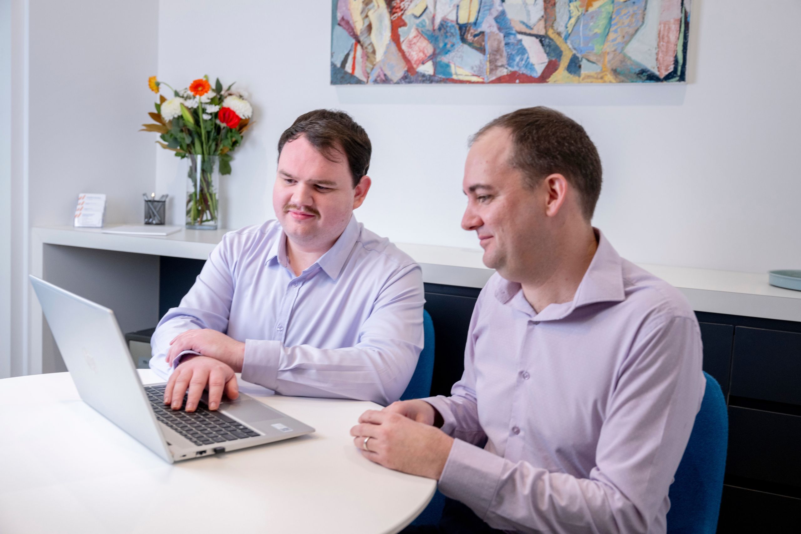 4Front adviser discussing an investment strategy with a client